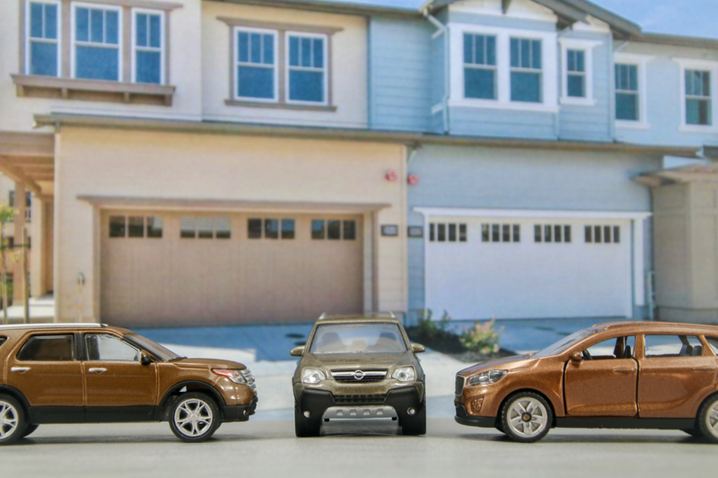 Illustration for article titled Suburban Sundays: A Trio of Brown CUVs